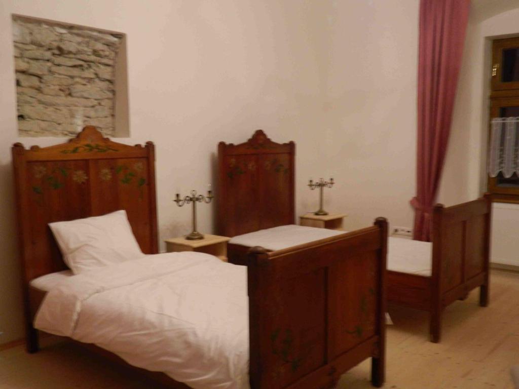 Kastiel Biela Dama A Cierny Rytier Hotel Krompachy Room photo