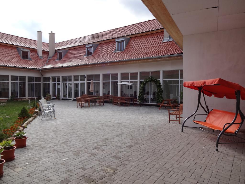 Kastiel Biela Dama A Cierny Rytier Hotel Krompachy Exterior photo